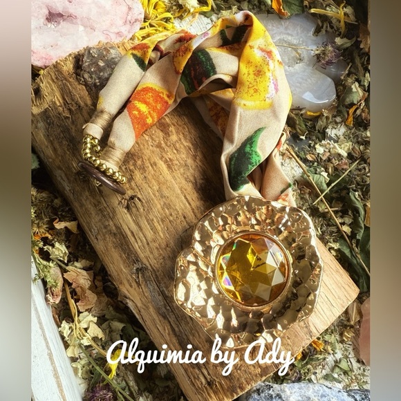 Maxi scarf gold pendant choker necklace - Picture 2 of 5